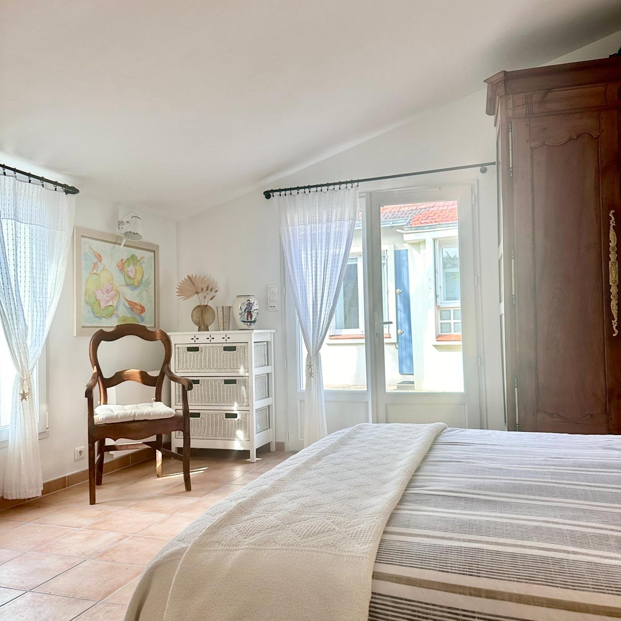 Villa "Mignon" Avec Studio Independant, Tout A Pied, Plage A 4 Mn, 6 Pers, 2 Sde Saint-Jean-de-Monts Exterior photo